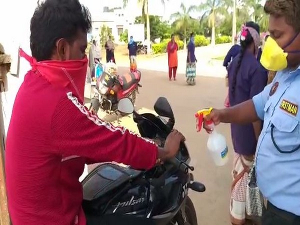 Passengers before entering the quarantine facility. Photo/ANI