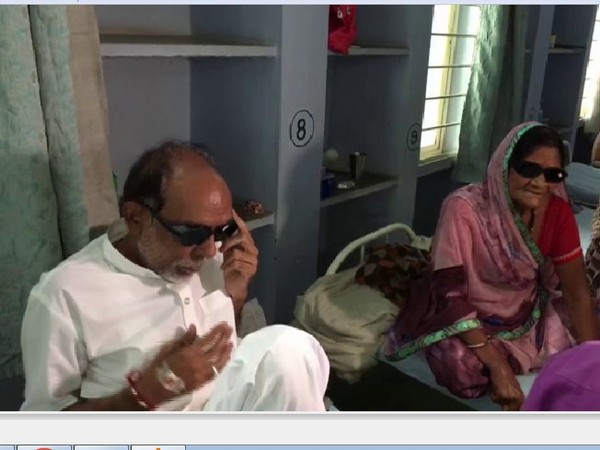 11 patients lose vision after an operation at an Indore hospital. Photo/ANI