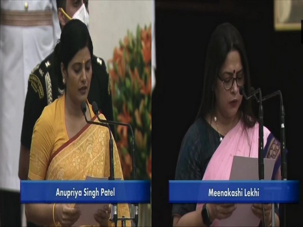 Members of Parliament Anupriya Patel and Meenakshi Lekhi taking oath at Rashtrapati Bhavan.