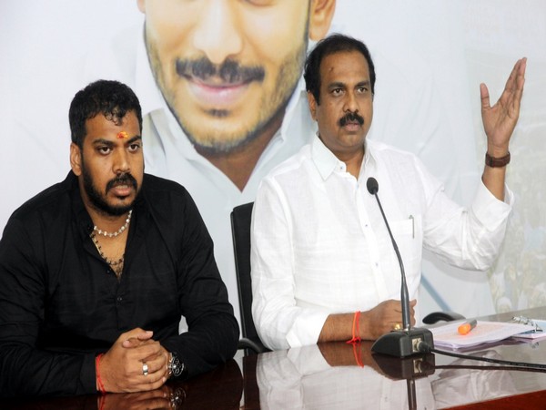 Ministers Anil Kumar (L) and Kurasala Kannababu (R) addressing a press conference in Amaravati on Saturday. Photo/ANI 