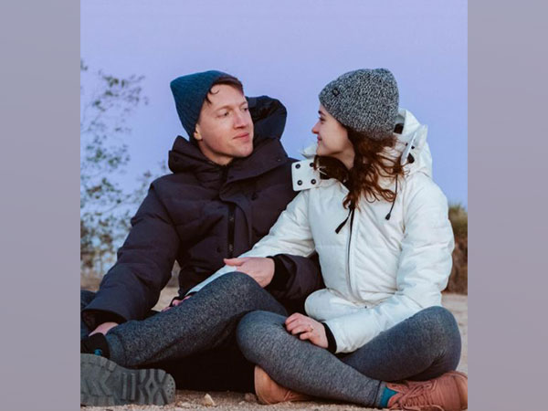 Steven Piet and Joey King (Image source: Instagram)