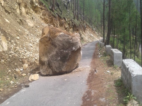 The traffic situation in Pithoragarh has been brought to a standstill due to landslides caused by heavy rains. Photo/ANI