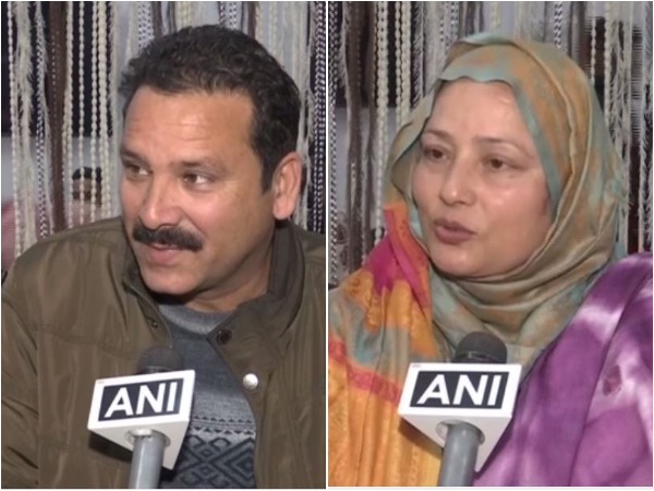 Abdul Samad's father Mohammad Farooq (L) and mother Farzana Kousar (R)