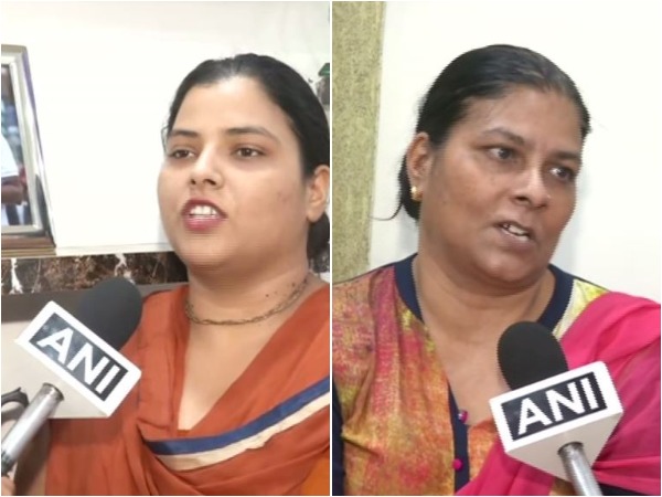 Sumit Nagal's sister (L) and mother (R)