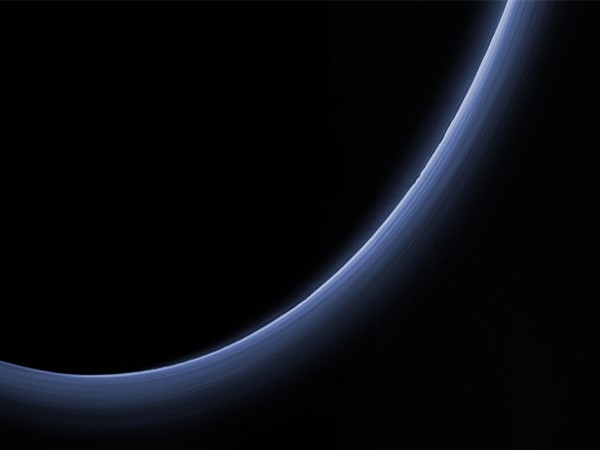 haze layers in Pluto's atmosphere (Image Source: NASA/JHUAPL/SwRI)