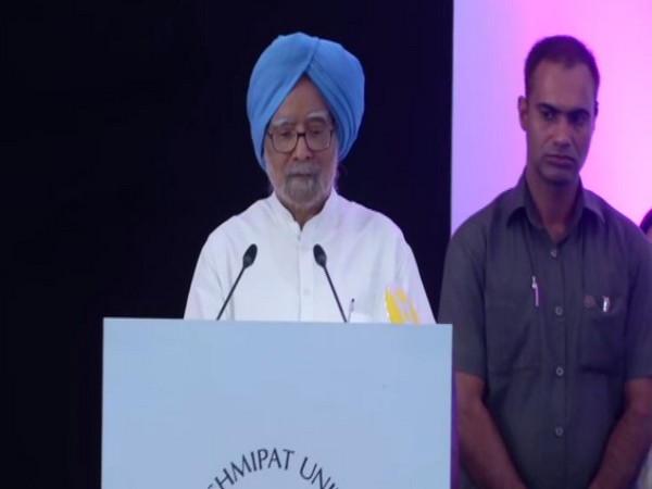 Former Prime Minister Manmohan Singh addressing students at JK Laxmipat University, Jaipur, Rajasthan on Saturday. Photo/ANI