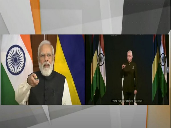    Prime Minister Narendra Modi and Prime Minister of Mauritius Pravind Kumar Jugnauth jointly inaugurated the India-assisted projects.
