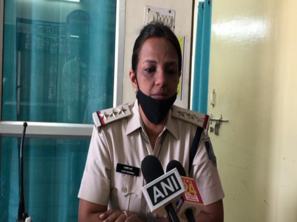 Mahila Thana Prabhari, Jyoti Sharma speaking to reporters 