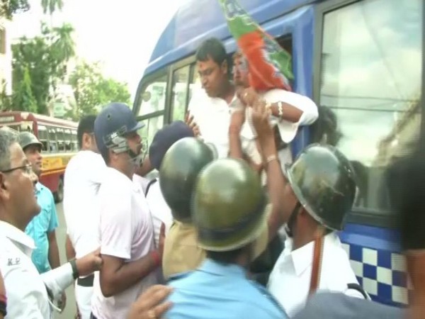 BJP workers arrested by police in Kolkata. Photo/ANI