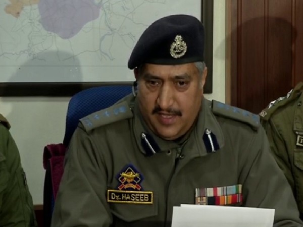 Srinagar SSP, Dr Haseeb Mogul speaking to media on Saturday.