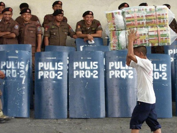 Philippines riot police