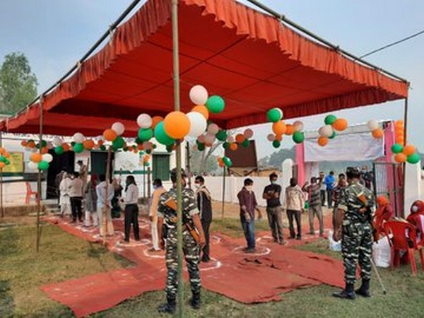 Visual from a polling booth in Deoria.