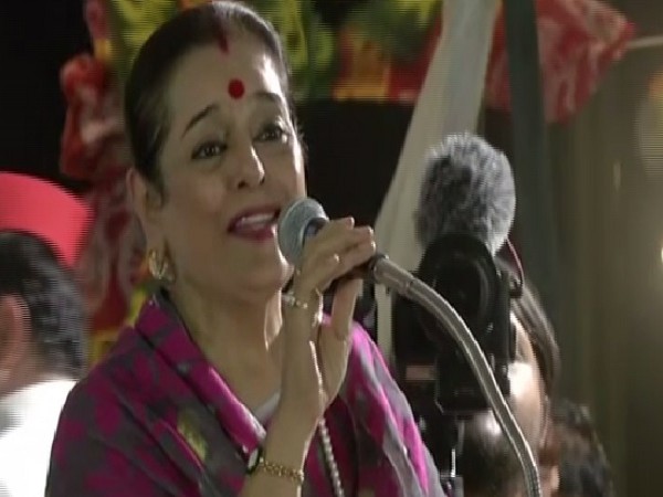 SP leader Poonam Sinha speaking at an election rally in Lucknow, Uttar Pradesh on Thursday Photo/ANI.