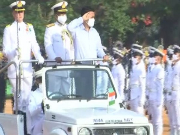 Goa CM receiving the Guard of Honour