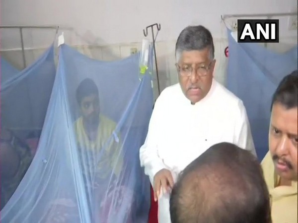 Ravi Shankar Prasad visits hospital in Patna [Photo/ANI]