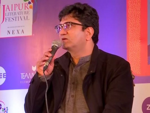 Lyricist and chairperson of the Central Board of Film Certification Prasoon Joshi speaking at the annual Jaipur Literature Festival in Jaipur on Thursday. Photo/ANI