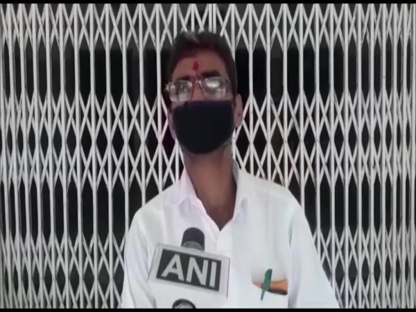 Shiva Kumar Shukla, priest at Hanumat Niketan Temple in Prayagraj. (Photo/ANI)