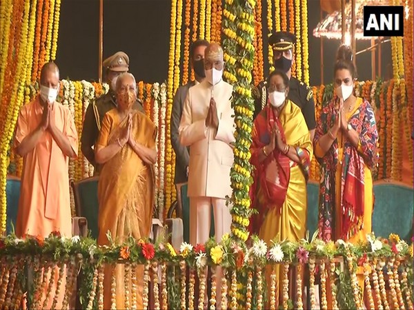 President Ram Nath Kovind participates in 'Ganga Aarti' at Dashashwamedh Ghat in Varanasi (Photo/ ANI)