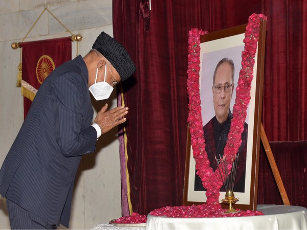 President Ram Nath Kovind on Friday paid floral tributes to former President Pranab Mukherjee on his birth anniversary. (Photo: President of India Twitter)