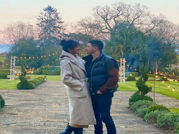 Priyanka Chopra with husband and singer Nick Jonas (Image Source: Instagram)