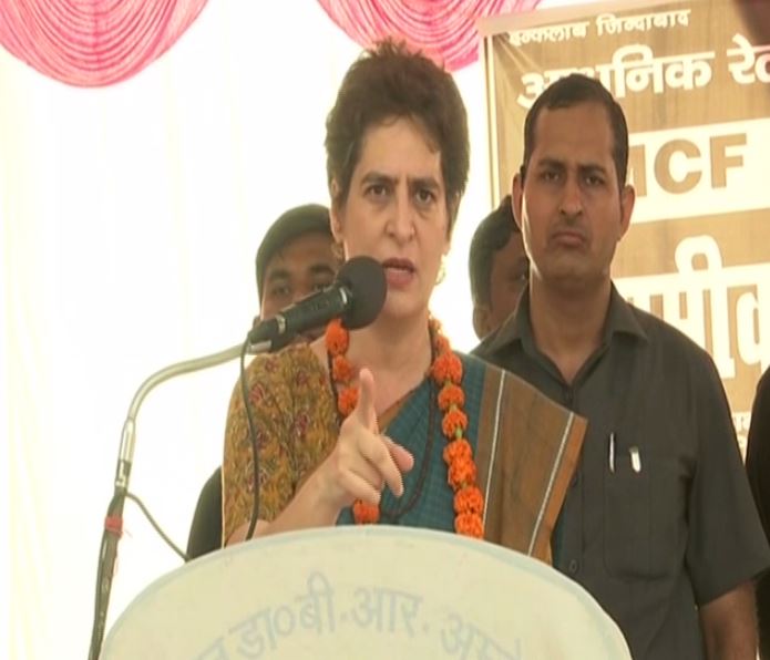 Congress General Secretary Priyanka Gandhi addressing MCF workers protesting against its privatisation in Raebareli, Uttar Pradesh on Tuesday. (Photo/ANI)