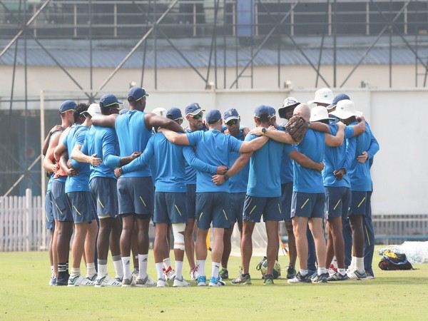 South African men's team having discussion during practice session (Photo/CSA Twitter)