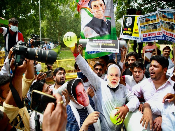 Youth Congress protests against Modi Government in Delhi