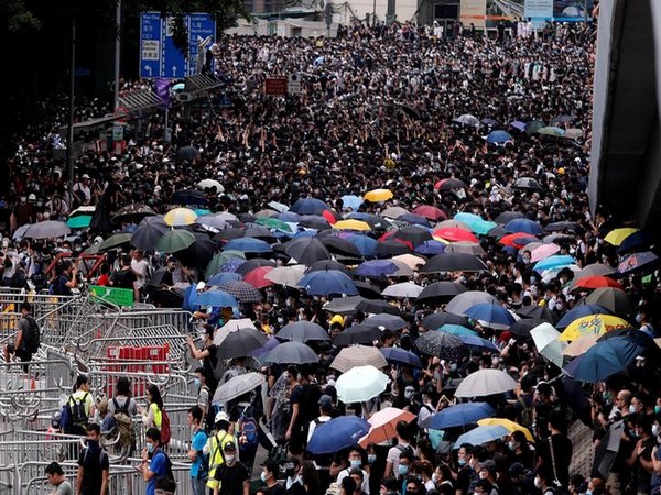 Protesters blocking roads in Hong Kong on Wednesday (Photo/Reuters)