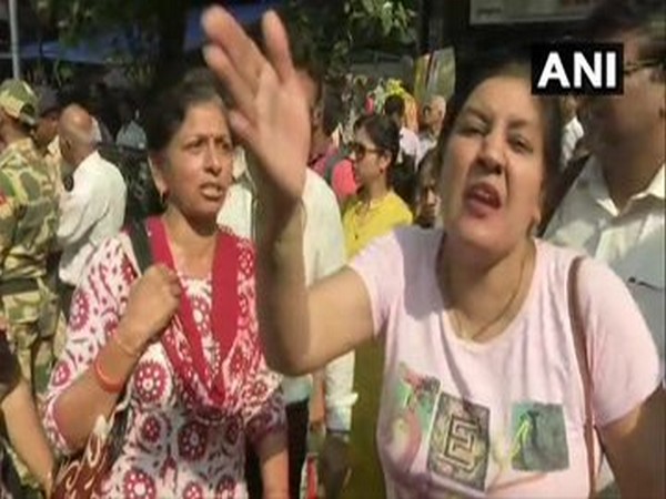 Depositors of PMC Bank protest outside Bombay High Court on Tuesday. Photo/ANI