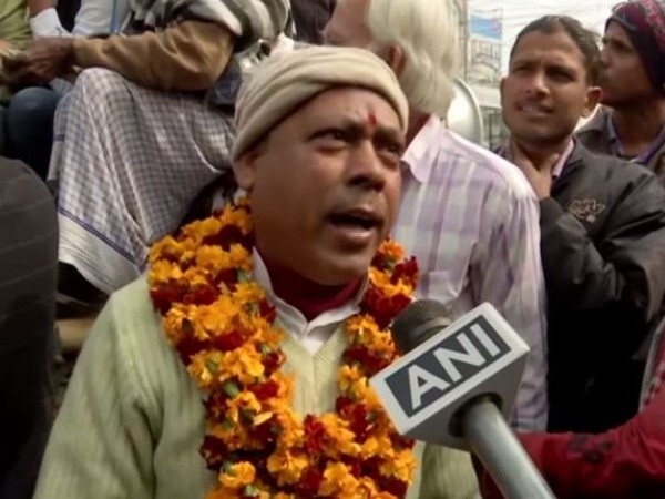 Kishore Mandal said that he is protesting because he has been garlanded by supporters