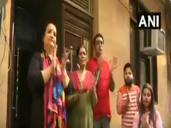 People in Punjab paid gratitude to those providing essential services in the wake of COVID-19 pandemic