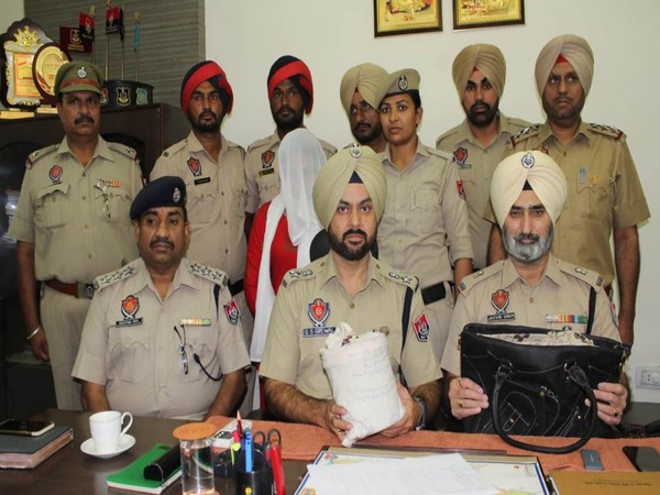 Punjab police seized over 1kg of heroin and arrested two people in Khanna area of Ludhiana in Punjabon Wednesday. Photo/ANI