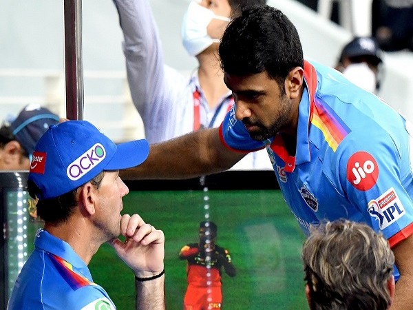 Delhi Capitals' head coach Ricky Ponting and spinner Ravichandran Ashwin (Image: BCCI/IPL)