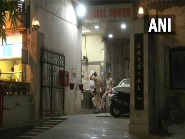 Mumbai police outside the residence of lawyer Gunaratna Sadavarte (File photo)