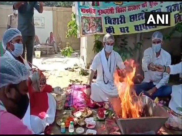 Besides Tej Pratap, four others were participated in the 'Sadbuddhi Mahayagya' on Sunday. Photo/ANI