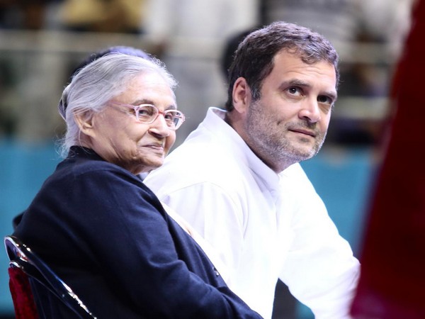 Delhi Congress chief Sheila Dikshit (Left) and Congress President Rahul Gandhi (Right) addressing a booth level party workers meeting in Delhi on Monday.