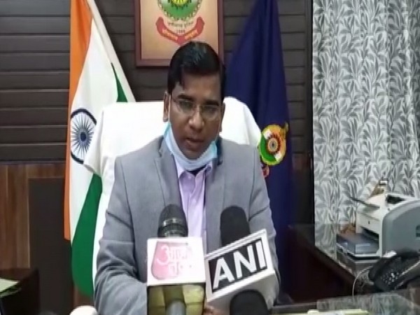 Raigarh SP Santosh Singh speaking to reporters. [Photo/ANI]