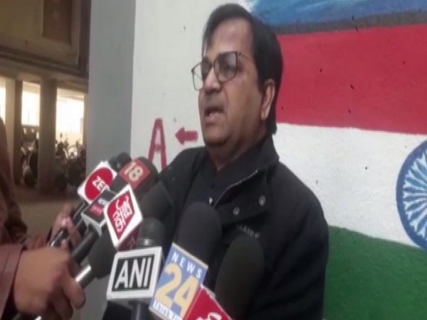 Rajkot Civil Hospital head Manish Mehta speaking to media persons on Sunday. Photo/ANI