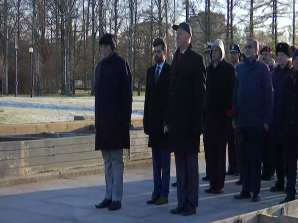 Defence Minister Rajnath Singh at Piskarevsky Memorial in St. Petersburg.