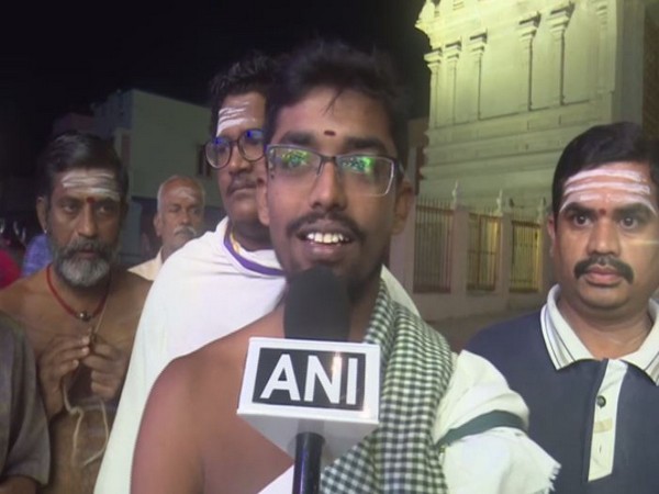 A pandit talking about the tradition of Margazhi Bhajans to ANI on Sunday. (Photo/ANI)