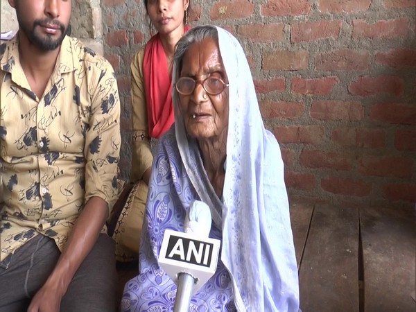 81-year-old Rani Devi from Kanpur speaking to ANI (Photo/ANI)