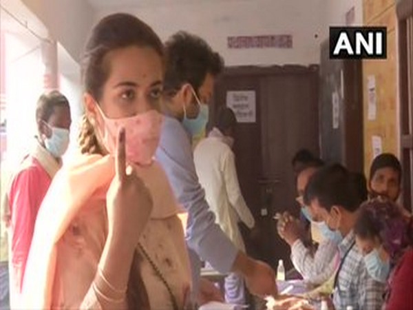 Subhashini Raj Rao cast her vote at a polling booth in Madhepura in the third and final phase of Bihar polls.