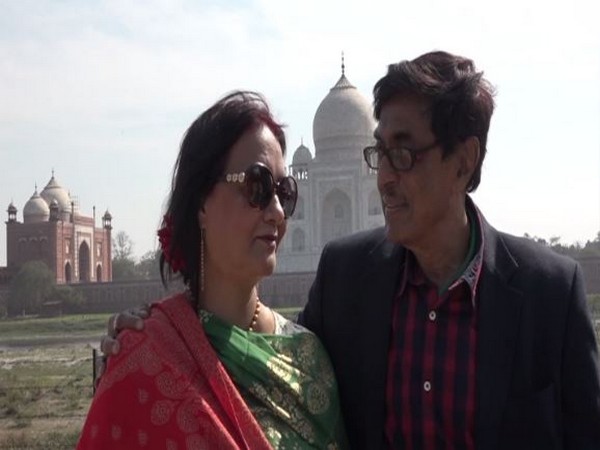 A couple visiting Taj Mahal to celebrate Valentine's Day.