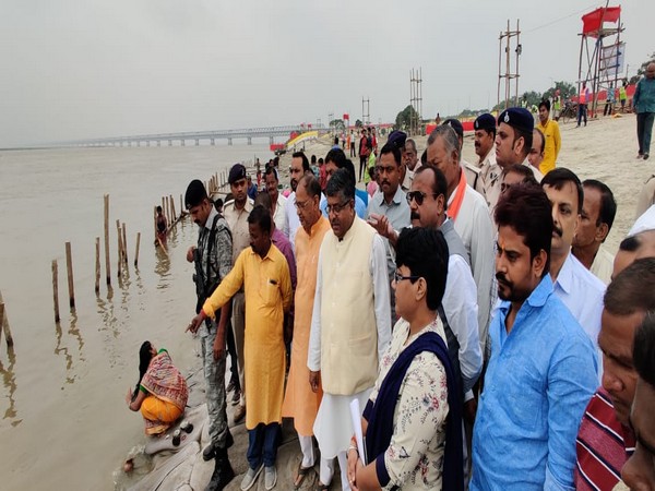 Union Minister Ravishankar Prasad visited ghats of Ganges in Patna on Friday. Photo/Twitter@rsprasad