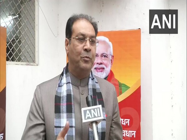 Mohsin Raza speaking to ANI in Lucknow on Wednesday. 