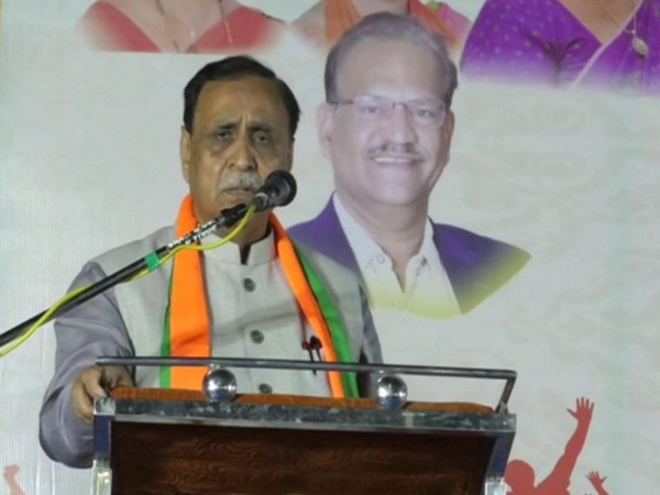 Gujarat Chief Minister Vijay Rupani addressing rally in Vadodra on Sunday. (Photo/ANI)