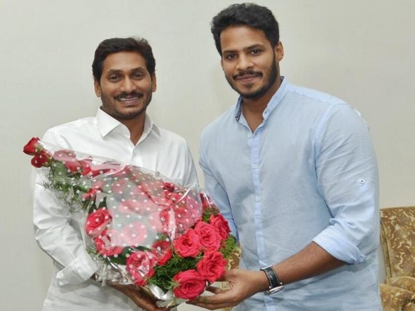 Andhra Pradesh Chief Minister YS Jaganmohan Reddy meeting JDS leader Nikhil Gowda in Amravati on Tuesday. Photo/ANI
