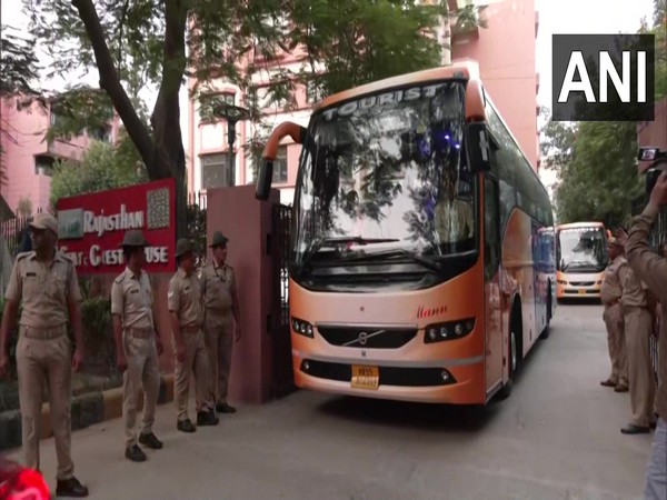 Bus in which Congress leaders are travelling to Chandigarh leaves the resort. (ANI/photo)