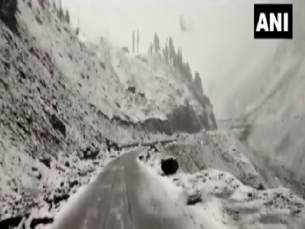 J-K's Mughal Road reopens for vehicular traffic (Photo/ANI)
