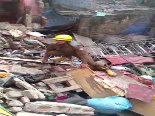 Rescue operations underway after a house collapsed in the Sadar Bazaar area of Delhi (Photo/ ANI)
